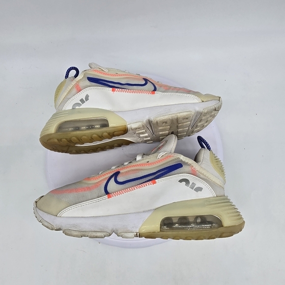 Nike Shoes Women's 8.5 Air Max 2090 White Flash Crimson CT1290 100 - Picture 4 of 8